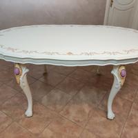 Tavolo e sedie patinato