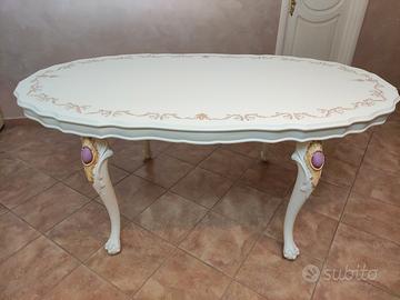 Tavolo e sedie patinato