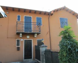 Privato vende/affitta villa bifamigliare corniglio