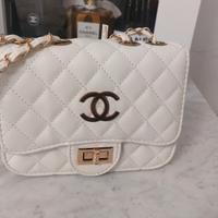 Borsa pochette bianca trapuntata