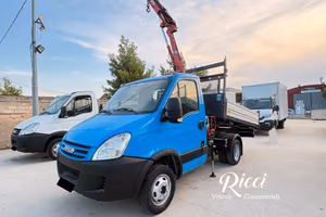 IVECO T. DAILY 35C RIBALTABILE TRILAT. + GRU STERN