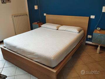 letto e comó Ikea Malm