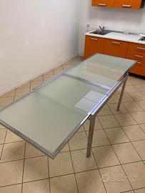 Tavolo in cristallo