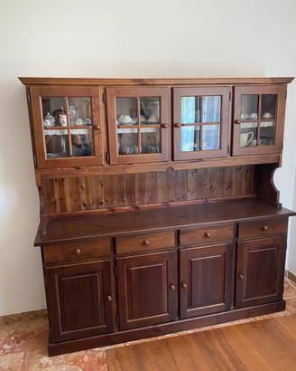 Grande credenza con vetrina in legno stile rustico