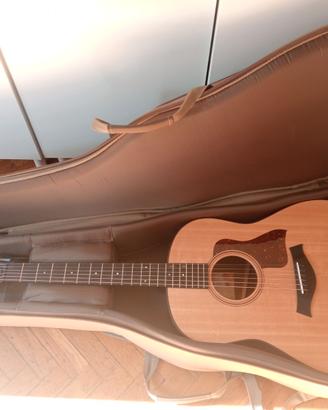 Chitarra Taylor AD17, come nuova.