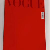 rivista Vogue rosso Valentino 