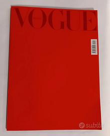 rivista Vogue rosso Valentino 