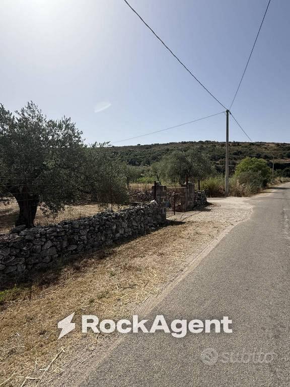 Terreno di 3500 m² a Florinas - Altro