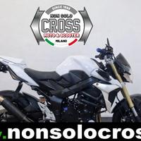 SUZUKI GSR 750 - ANNO