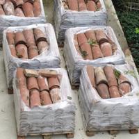 13 bancali di coppi a € 1 cad.