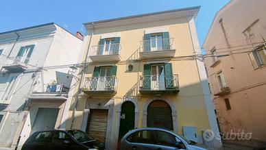 Casa con ingresso indipendente-Zona centrale