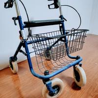 Deambulatore carrello per anziani