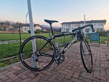 bicicletta da corsa in carbonio 