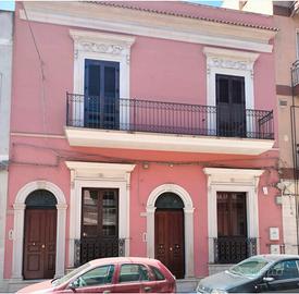 Stabile con appartamenti