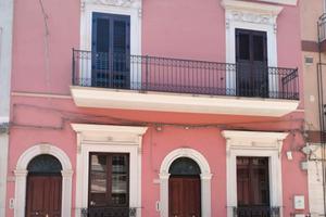 Stabile con appartamenti