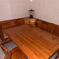 Tavolo da pranzo con panca