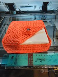 porta tovaglioli fatto all'uncinetto quadrato