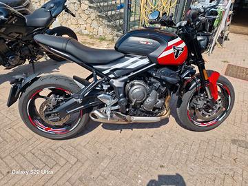 Triumph trident 660