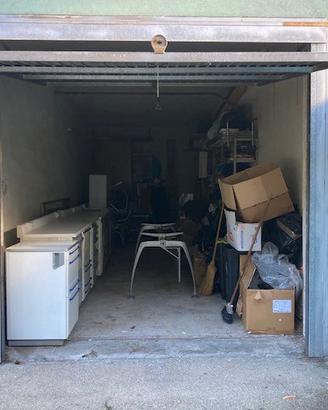 Box/Posto auto Brindisi [SG413VRG] (S. Chiara)