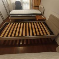 Letti singoli una piazza con materasso