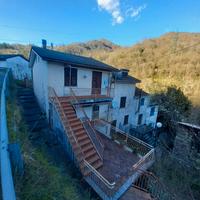 Villetta bifamiliare in frazione Ferriere