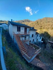 Villetta bifamiliare in frazione Ferriere