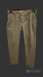 pantalone uomo moderno