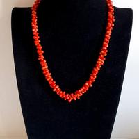 Parure: collana + orecchini in corallo anni 60/70