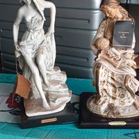 statue