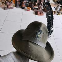 Vecchio originale cappello degli alpini