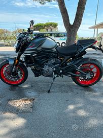 Monster  + 937