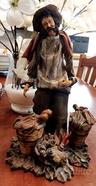 statuetta di terracotta fatta a mano