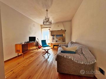 CASA SEMINDIPENDENTE A GUALDO TADINO