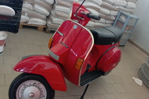 Vespa 150 arcobaleno ? piaggio