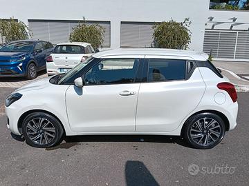 Suzuky Swift 1.2 ibrida Top