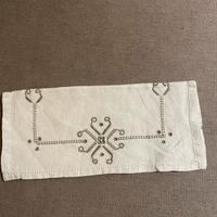 Vintage lino pesante ricamato a mano