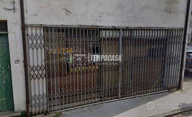 NEGOZIO IN CENTRO AD CRESPINO!