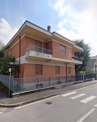 Trilocale libero subito a Seregno