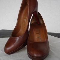 Decollete' in pelle color cuoio