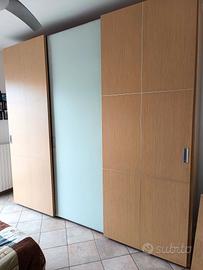 Armadio 3 ante scorrevoli+ cassettiera 