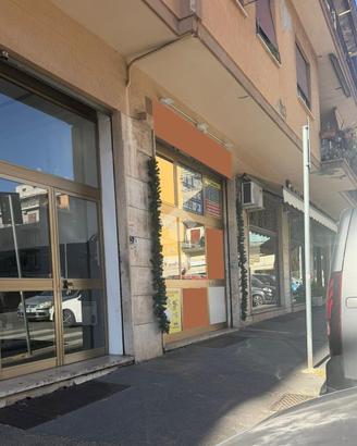 NEGOZIO A ROMA