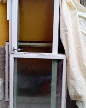 Finestra e portafinestra in pvc bianco