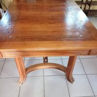 Tavolo in noce, inizio 900