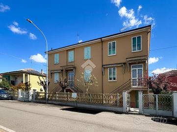 CASA SEMINDIPENDENTE A MOLINELLA