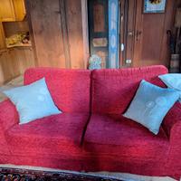 DIVANO IN TESSUTO ROSSO CILIEGIA