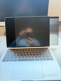 MacBook Pro 13-inch, 2019, Two Thunderbolt 3 ports