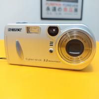 Sony DSC-P72 3.2 MP Digicam Sensore CCD con 2 card