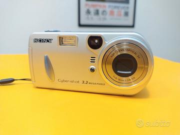 Sony DSC-P72 3.2 MP Digicam Sensore CCD con 2 card