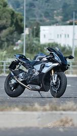 Yamaha YZF R1