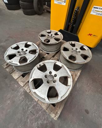 Cerchi in lega 17" Originali Audi A3 (5x112)